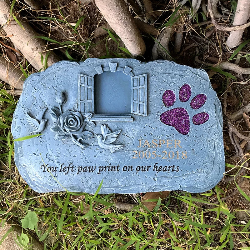 Heartfelt Pet Memorial Plaque with Animal Pattern Photo Frame Resin Keepsake for Indoor & Garden Tribute