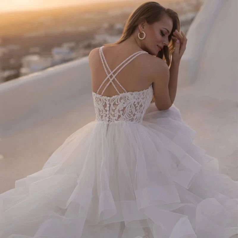 13832# Fashion A-Line Spaghetti Straps Wedding Dresses 2022 Boho Tiered Tulle Appliques Bridal Gown Lace V-Neck Button Train
