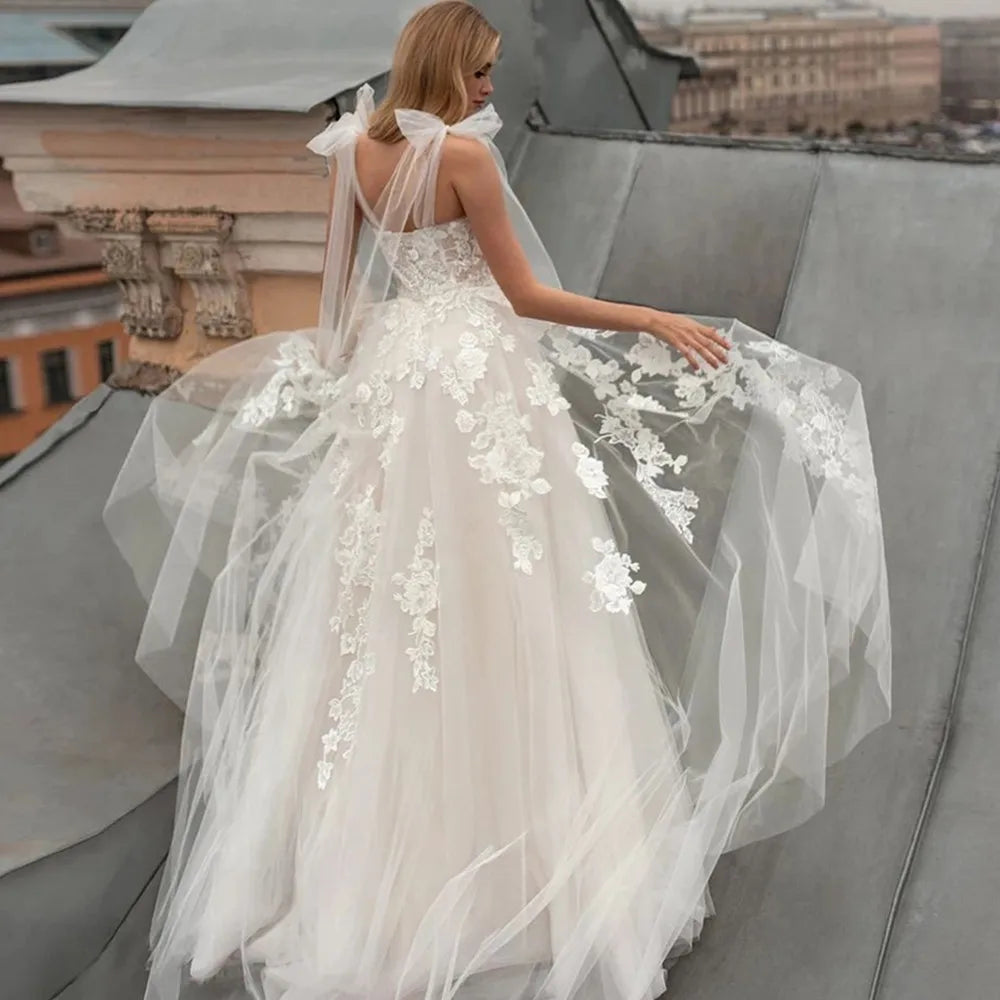 13835# Elegant Sleeveless Tulle Wedding Dress With Bones 2022 Fashion Sweetheart Neck Bridal Gown Lace Appliques Button Train