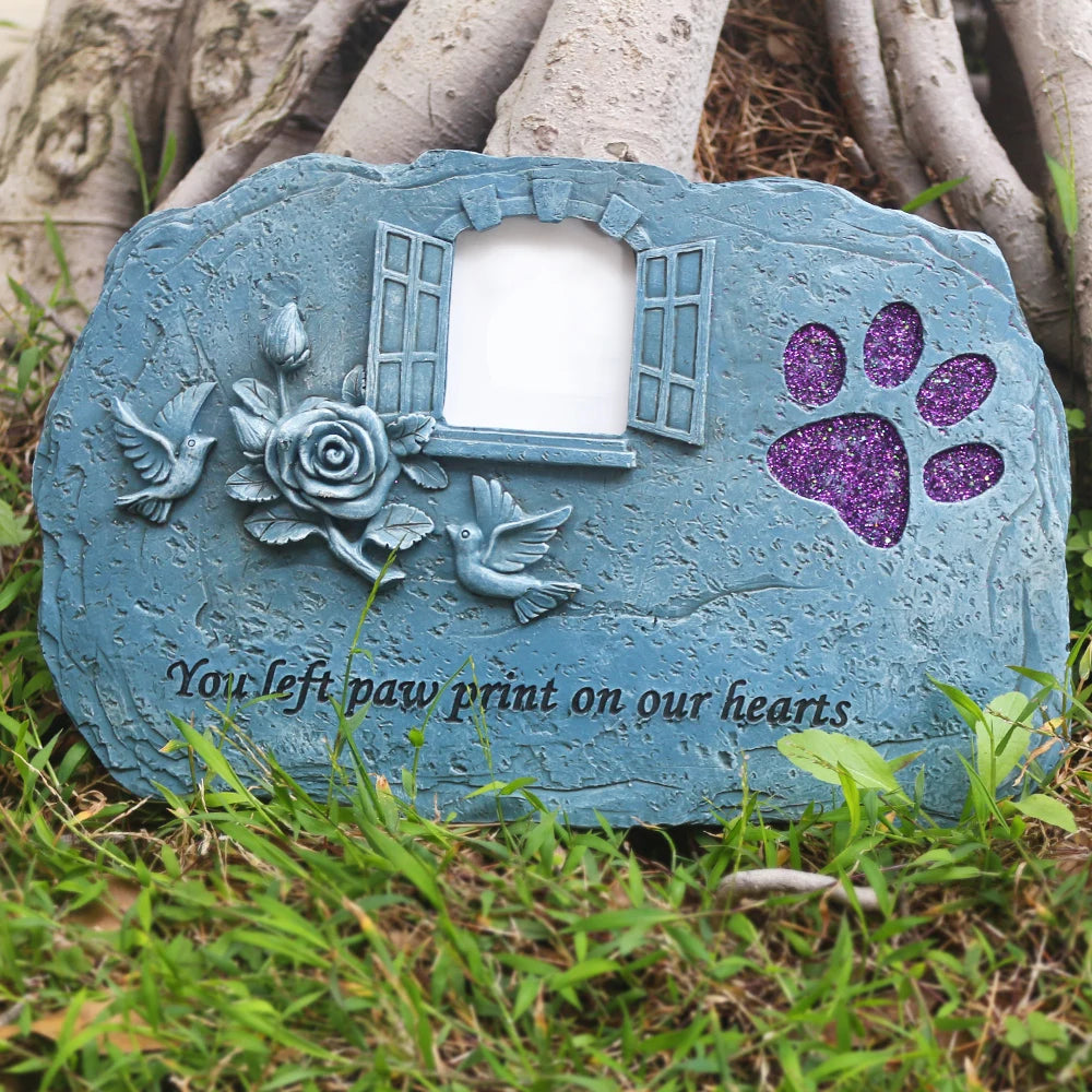 Heartfelt Pet Memorial Plaque with Animal Pattern Photo Frame Resin Keepsake for Indoor & Garden Tribute