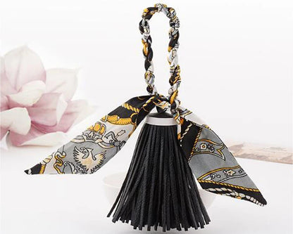 Fashion Luxury Charm Pendant Silk Tassel Women Keychain Purse Bag Key Chain PU Leather Tassels Car Key Holder llaveros R257