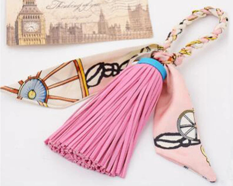 Fashion Luxury Charm Pendant Silk Tassel Women Keychain Purse Bag Key Chain PU Leather Tassels Car Key Holder llaveros R257