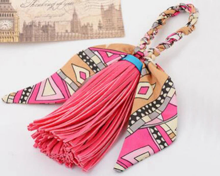 Fashion Luxury Charm Pendant Silk Tassel Women Keychain Purse Bag Key Chain PU Leather Tassels Car Key Holder llaveros R257