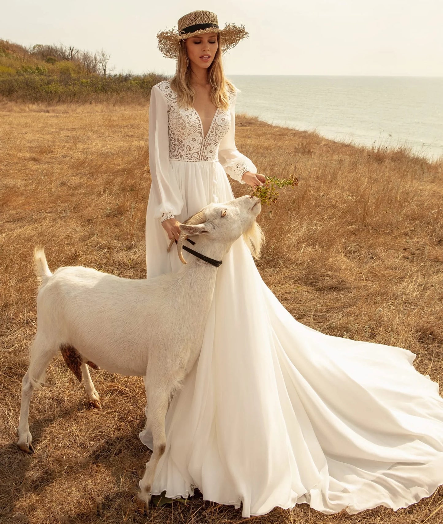 11778# Bohemian Open Back Sweep Train Long Sleeve Boho Beach Lace V  Neck Sexy Chiffon Wedding Dress Wedding Bridal Gown