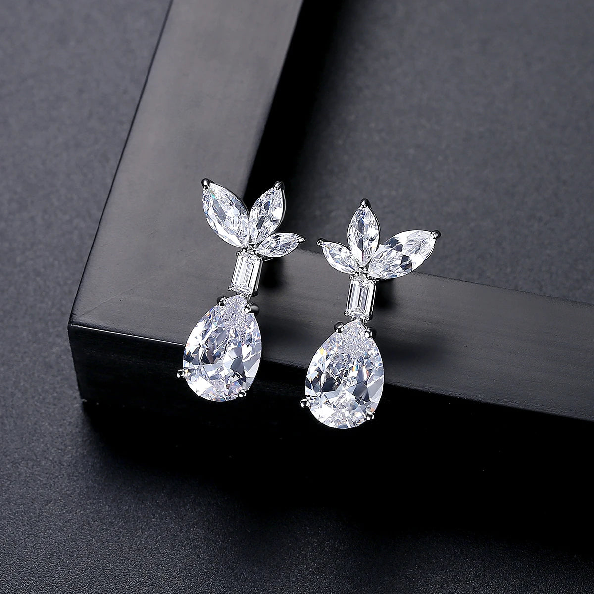 LUOTEEMI Accessoire Hochwertiger Candy Luxus Statement Statement Damen Brautschmuck Große Zirkonia Ohrringe