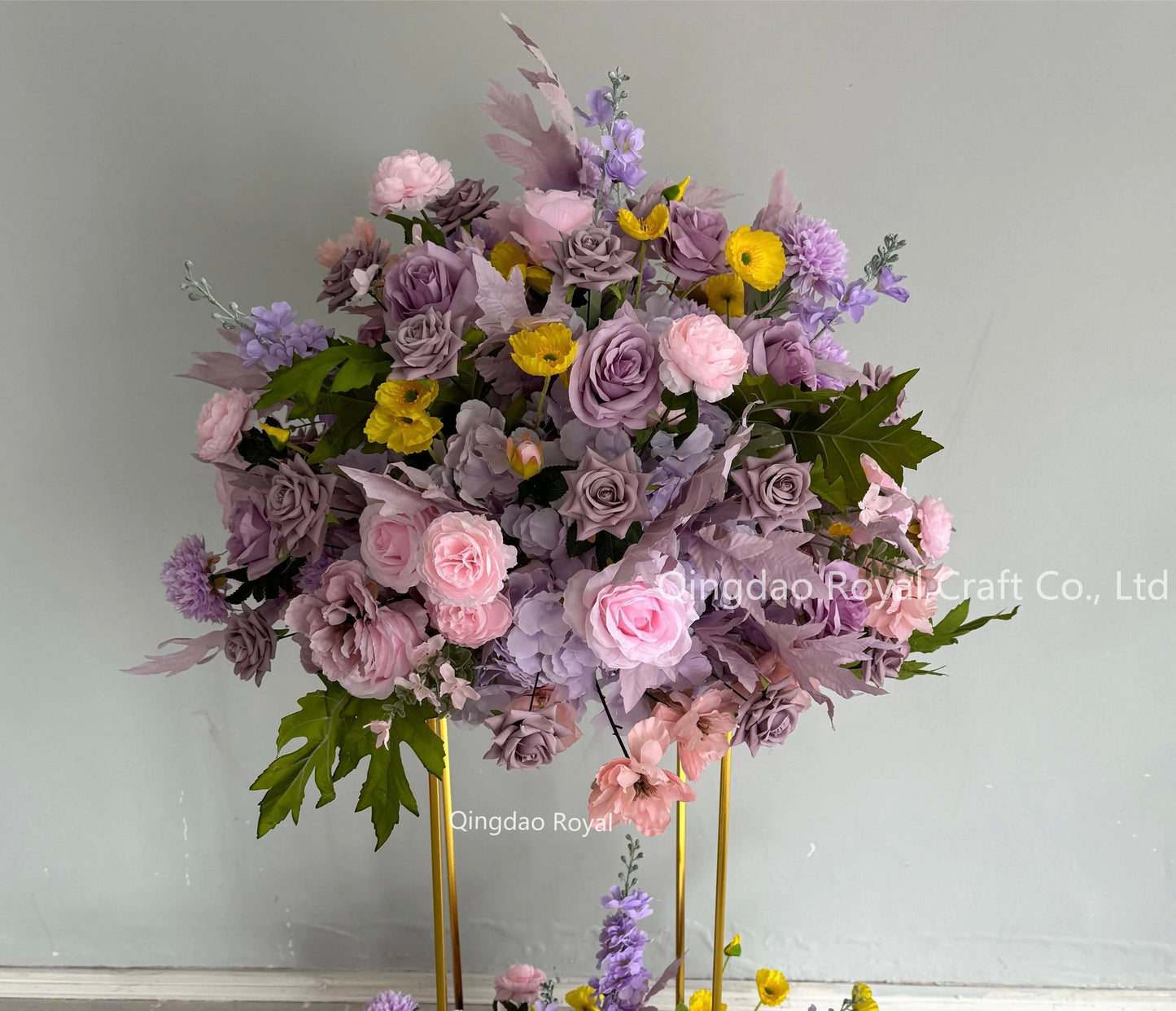 Luxury Wedding Table Candelabra Flower Centerpieces Artificial Flower Arrangement Ball for Display Drops