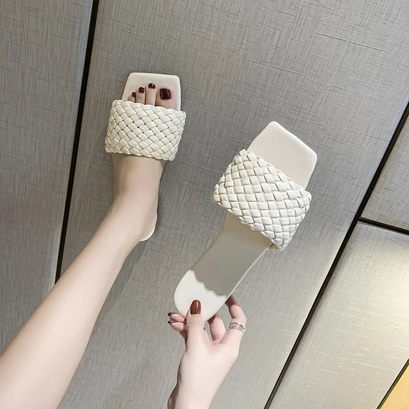 New Summer Adult Shoes a Word Weaving Outdoor Light Lazy Woman Shoes Beach Non-slip Outdoor Breathable Sandals