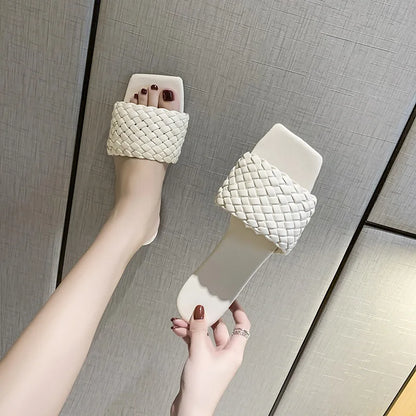 New Summer Adult Shoes a Word Weaving Outdoor Light Lazy Woman Shoes Beach Non-slip Outdoor Breathable Sandals