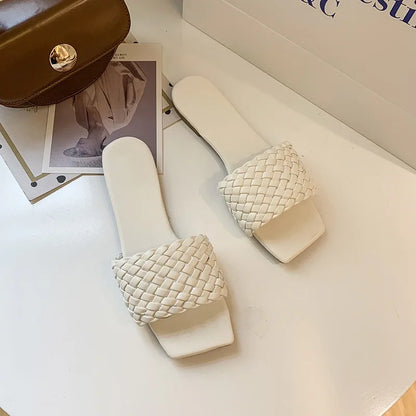 New Summer Adult Shoes a Word Weaving Outdoor Light Lazy Woman Shoes Beach Non-slip Outdoor Breathable Sandals