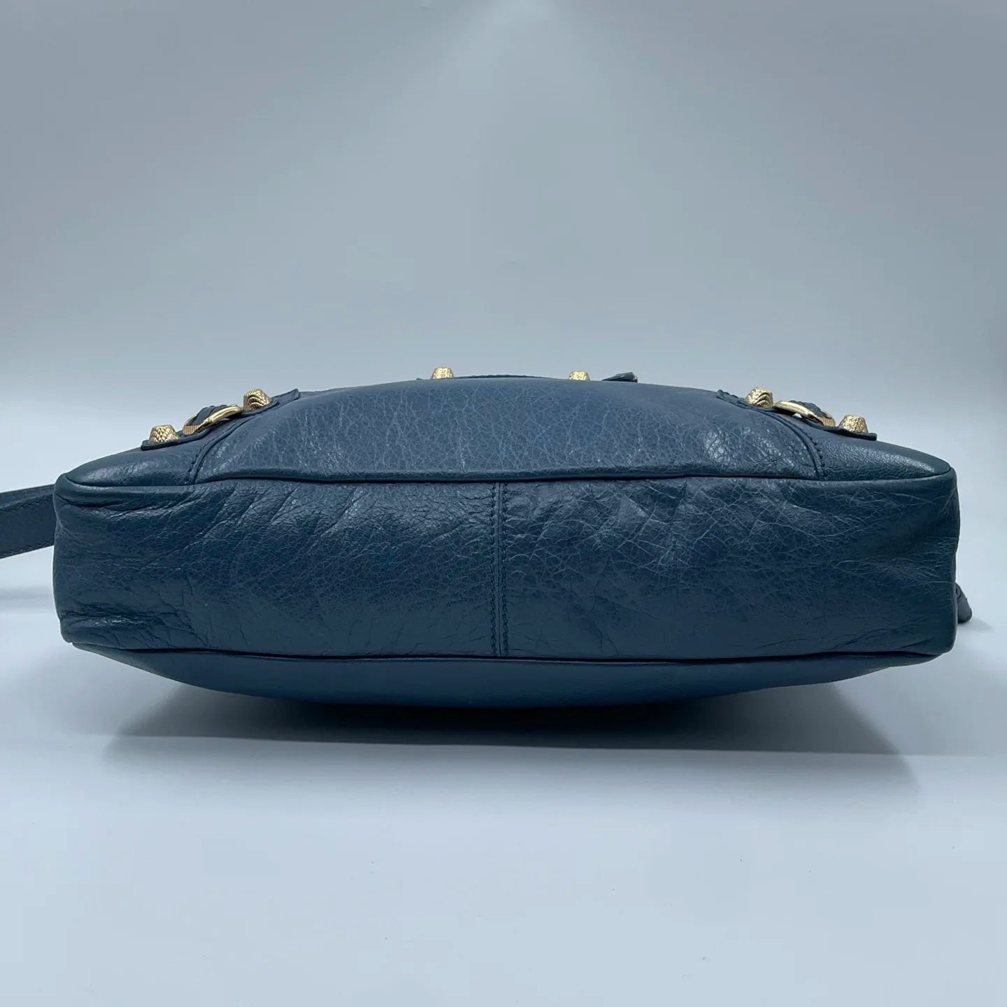 Wholesale Pre-owned Luxury Bags | Deep Blue Genuine Leather Handheld Bag | Trending Fashion Hot Item | Must-have for Women