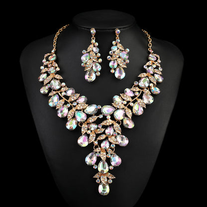 Source Factory European and American Accessories Exaggerated Retro Necklace suit Women Luxury Crystal Banquet Dress Accessories Collarbone Chain