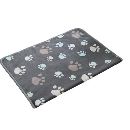 Cross-border pet blanket mat cat and dog flannel blanket autumn and winter warm blanket pet sleeping mat wholesale