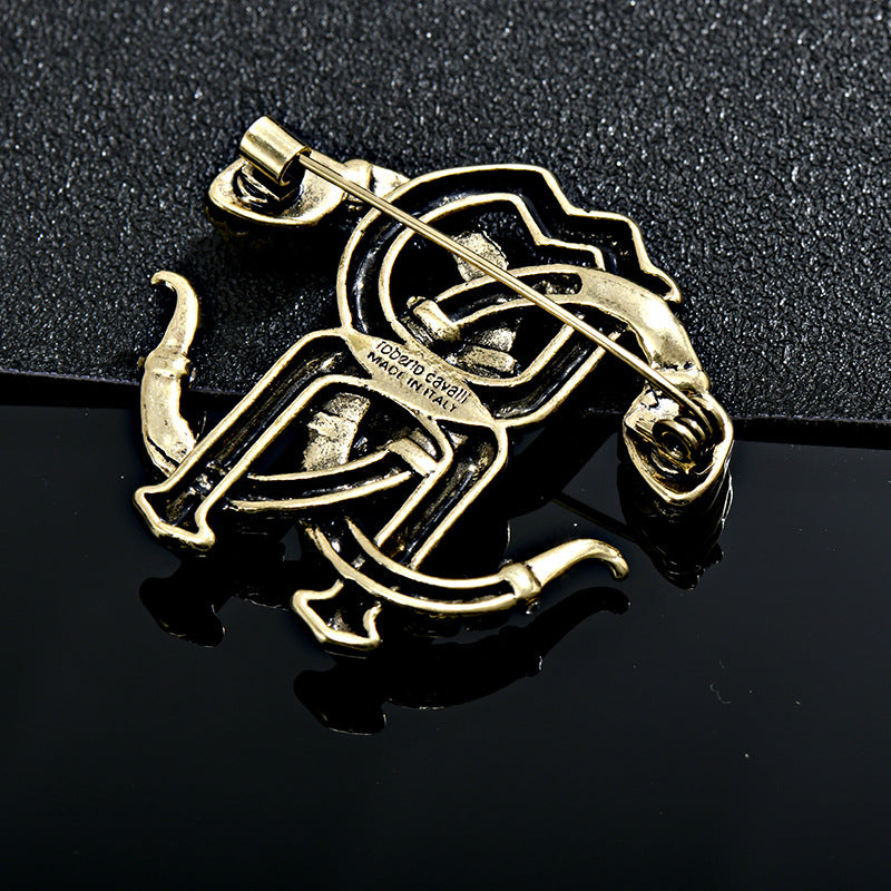 Niche Antique Double Snake Crystal Brooch for Women, Vintage Jewelry with a Light Luxury Design, Palace-Style Crystal Zodiac Double Snake Brooch