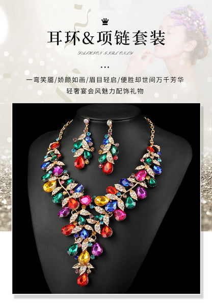 Source Factory European and American Accessories Exaggerated Retro Necklace suit Women Luxury Crystal Banquet Dress Accessories Collarbone Chain