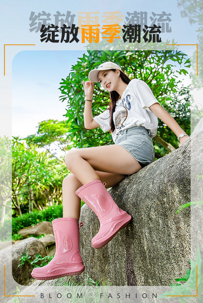 Rain Boots for Women, New Fashionable Waterproof Shoes, Mid-Calf Outdoor Rain Boots for Beachcombing, Trendy Non-Slip Waterproof Slip-On Rubber Shoes