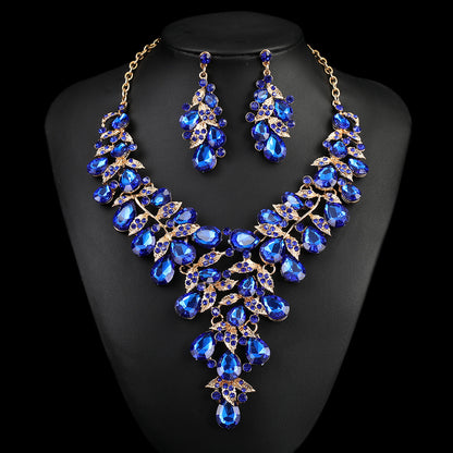 Source Factory European and American Accessories Exaggerated Retro Necklace suit Women Luxury Crystal Banquet Dress Accessories Collarbone Chain