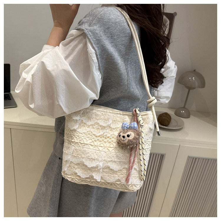 High-Looking and Large-Capacity Women's Small Square Bag 2025 Summer New Fashion Cute Lace Armpit Bag Commuter Shoulder Bag