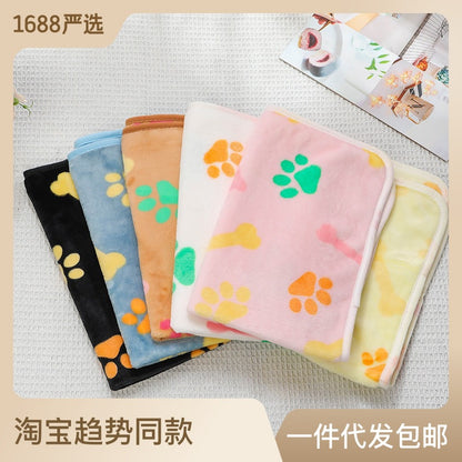 Cross-border pet blanket mat cat and dog flannel blanket autumn and winter warm blanket pet sleeping mat wholesale