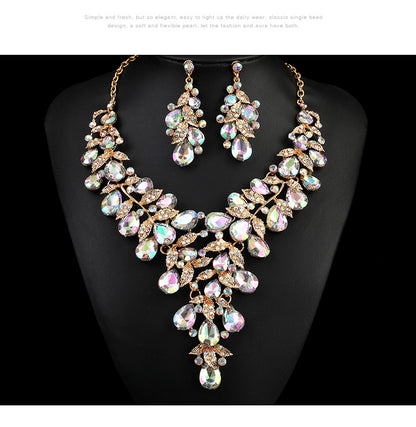 Source Factory European and American Accessories Exaggerated Retro Necklace suit Women Luxury Crystal Banquet Dress Accessories Collarbone Chain