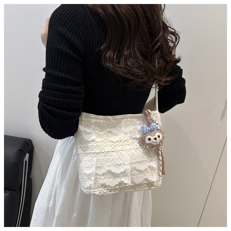 High-Looking and Large-Capacity Women's Small Square Bag 2025 Summer New Fashion Cute Lace Armpit Bag Commuter Shoulder Bag