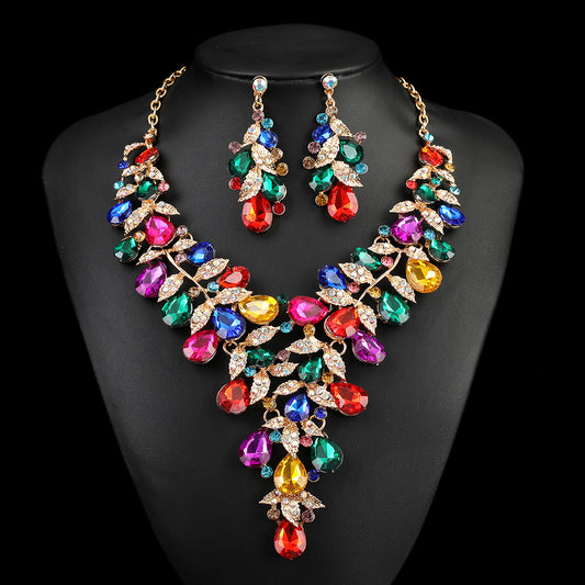 Source Factory European and American Accessories Exaggerated Retro Necklace suit Women Luxury Crystal Banquet Dress Accessories Collarbone Chain