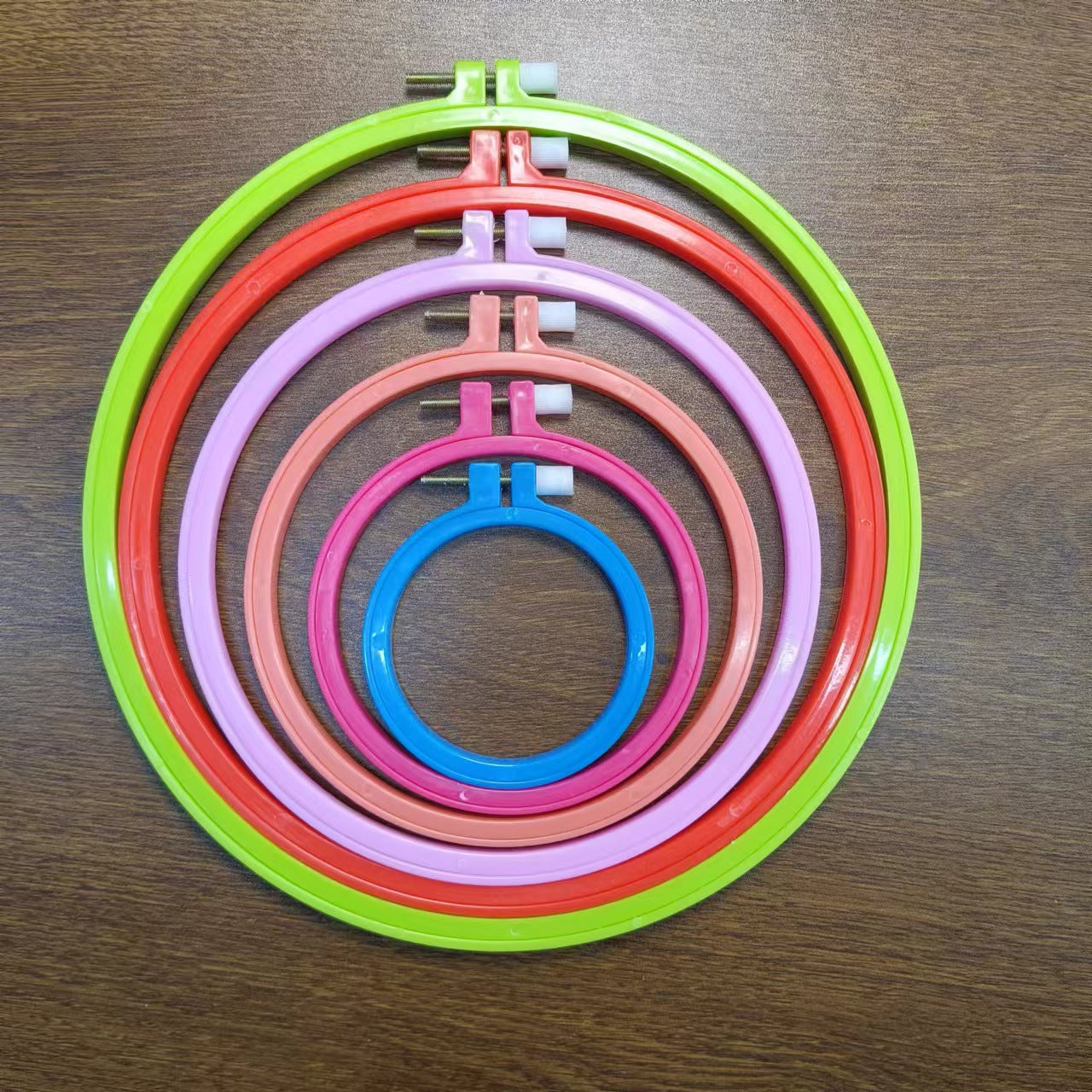 DIY embroidery ring ornaments plastic embroidery inner ring adjustable embroidery cross embroidery imitation bamboo imitation wood embroidery manufacturers wholesale
