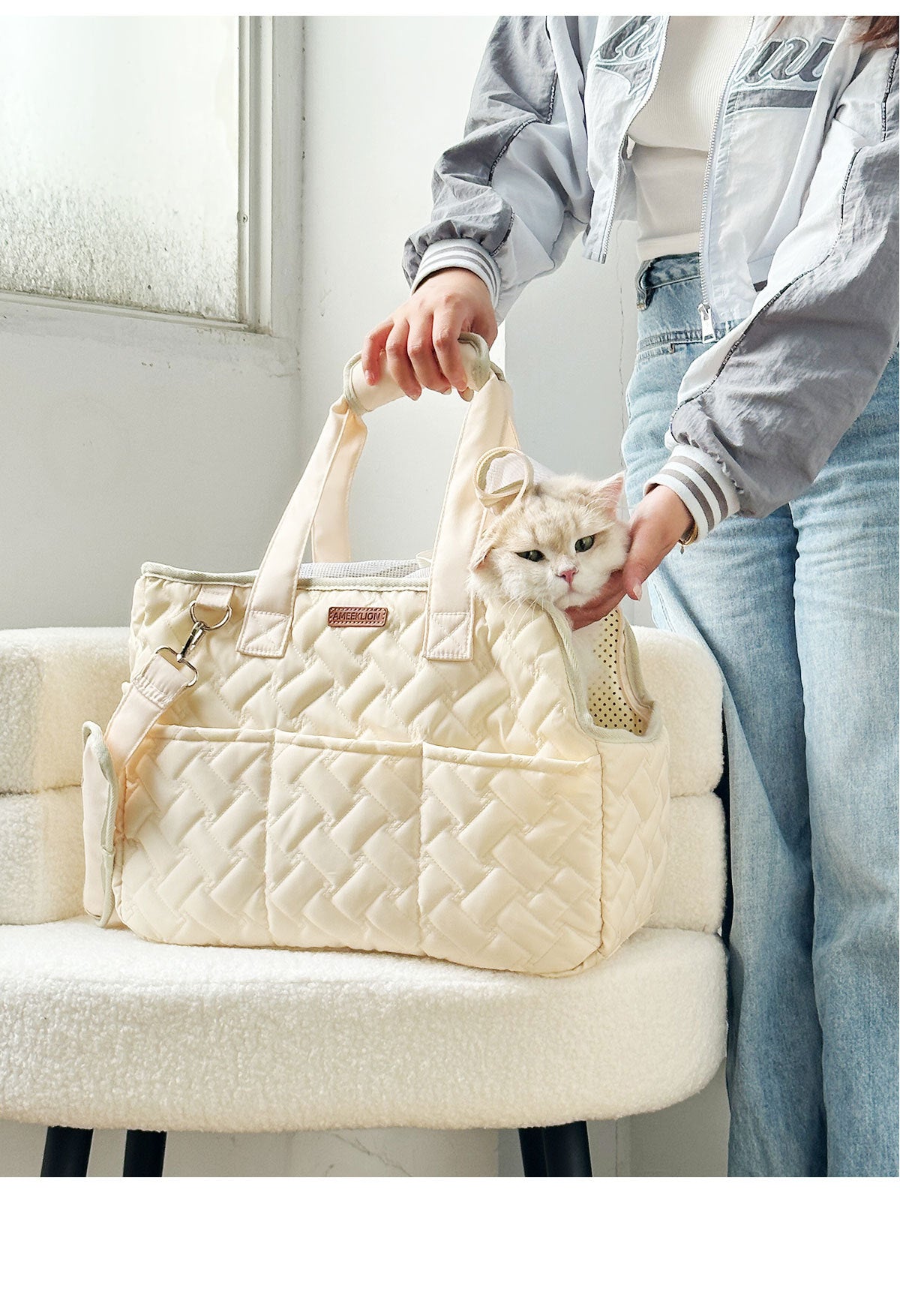 Cat Bag Outgoing Portable Breathable Shoulder Breathable Small Dog Bag Portable Lightweight Canvas Cat Pet Crossbody Backpack
