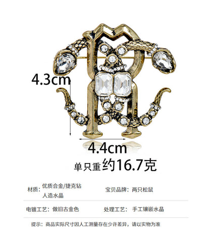 Niche Antique Double Snake Crystal Brooch for Women, Vintage Jewelry with a Light Luxury Design, Palace-Style Crystal Zodiac Double Snake Brooch
