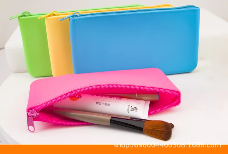 Silicone Travel Data Cable Clutch Bag for Storing Mobile Phones, Earphones, Makeup Brushes, and Cosmetics, Ins-Style Foreign Trade