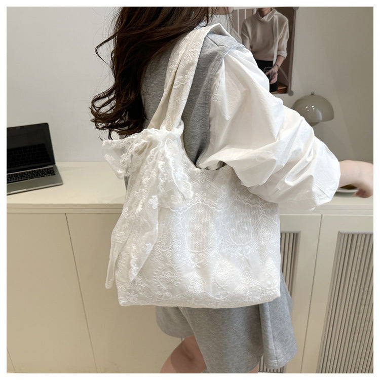 Korean Style Small Fresh Lace Flower Canvas Bag 2025 New Large Capacity Commuter Lazy Style Single Shoulder Large Tote Bag
