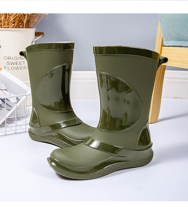 Rain Boots for Women, New Fashionable Waterproof Shoes, Mid-Calf Outdoor Rain Boots for Beachcombing, Trendy Non-Slip Waterproof Slip-On Rubber Shoes