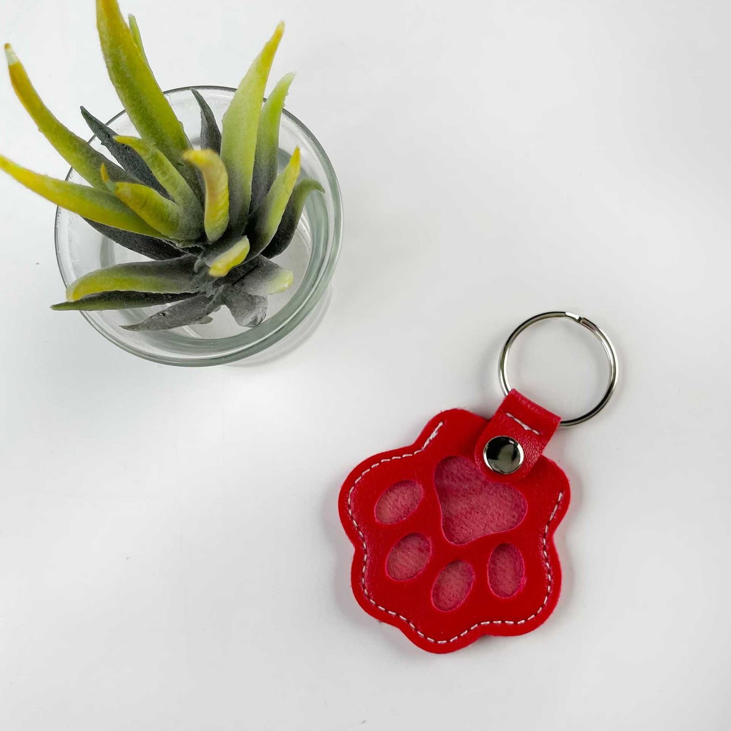 New Pet Hair Storage Bag, Dog Paw Keychain Pendant, Cat and Dog Hair Storage Keychain