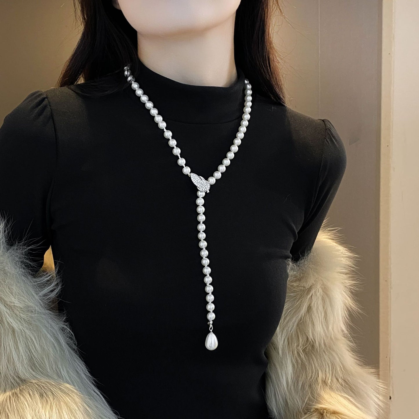 Shijiazu stacked with long pearl necklace women's light luxury temperament sweater chain Joker high sense autumn and winter necklace
