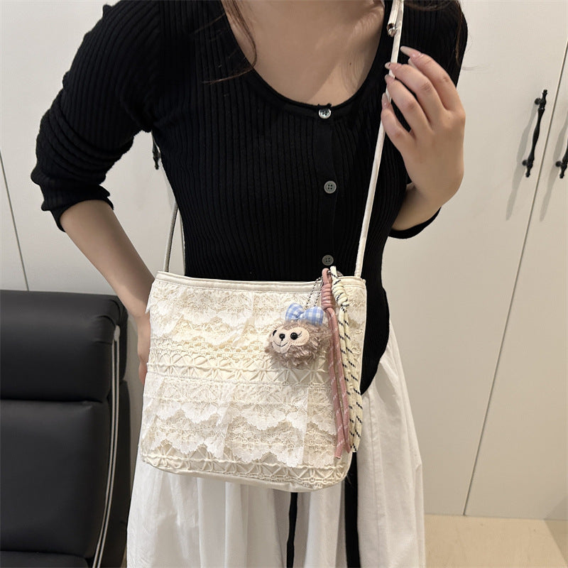 High-Looking and Large-Capacity Women's Small Square Bag 2025 Summer New Fashion Cute Lace Armpit Bag Commuter Shoulder Bag