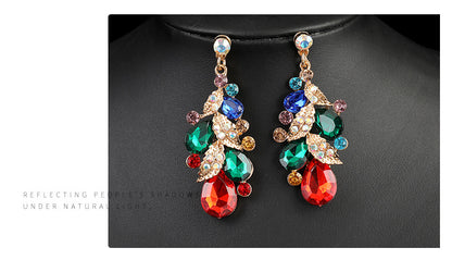 Source Factory European and American Accessories Exaggerated Retro Necklace suit Women Luxury Crystal Banquet Dress Accessories Collarbone Chain
