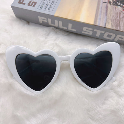 Personalized New European and American Sun Protection and Anti-Uv Sunglasses, Trendy and Fashionable Peach Heart Sunglasses, Internet Celebrity Cat-Eye Glasses