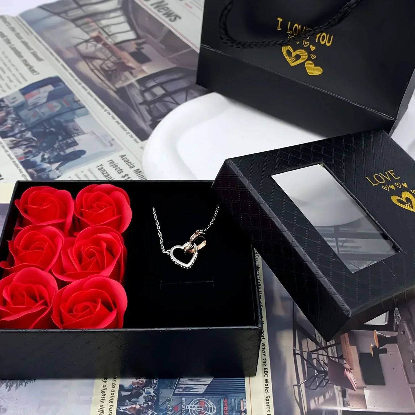 Valentine's Day Window Opening Jewelry Box Heart Four-leaf Clover Pendant Gift Packaging Box Bag Romantic 6 Rose Box