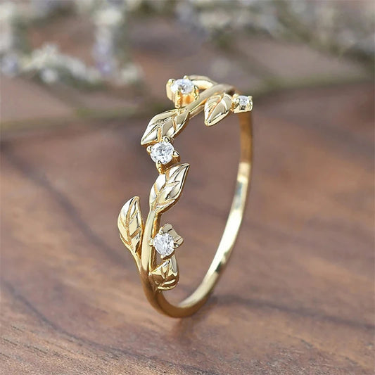 Huitan Exquisite Gold Color Leaf Ring for Women Inlaid Crystal CZ Stone Luxury Fashion Bridal Wedding Party Accessories Jewelry