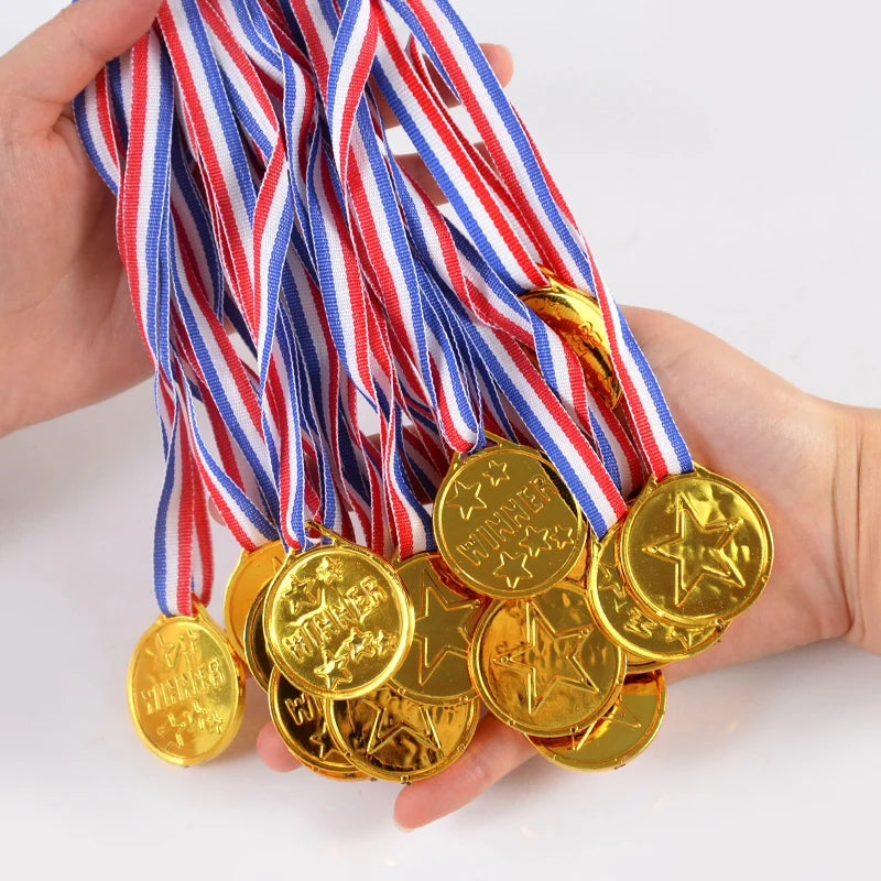 30pcs Plastic Gold Award Children's Birthday Party Sports Game Award Toy Football Party Pinata Filler Children's Party Gift