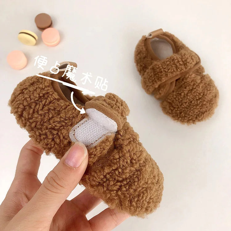 New Walkers Spring Fashion Anti Slip Baby Girl Shoes Flat Soft Lightweight Baby Shoe Versatile Warm Classic Fur Shoe 유아 겨울신발