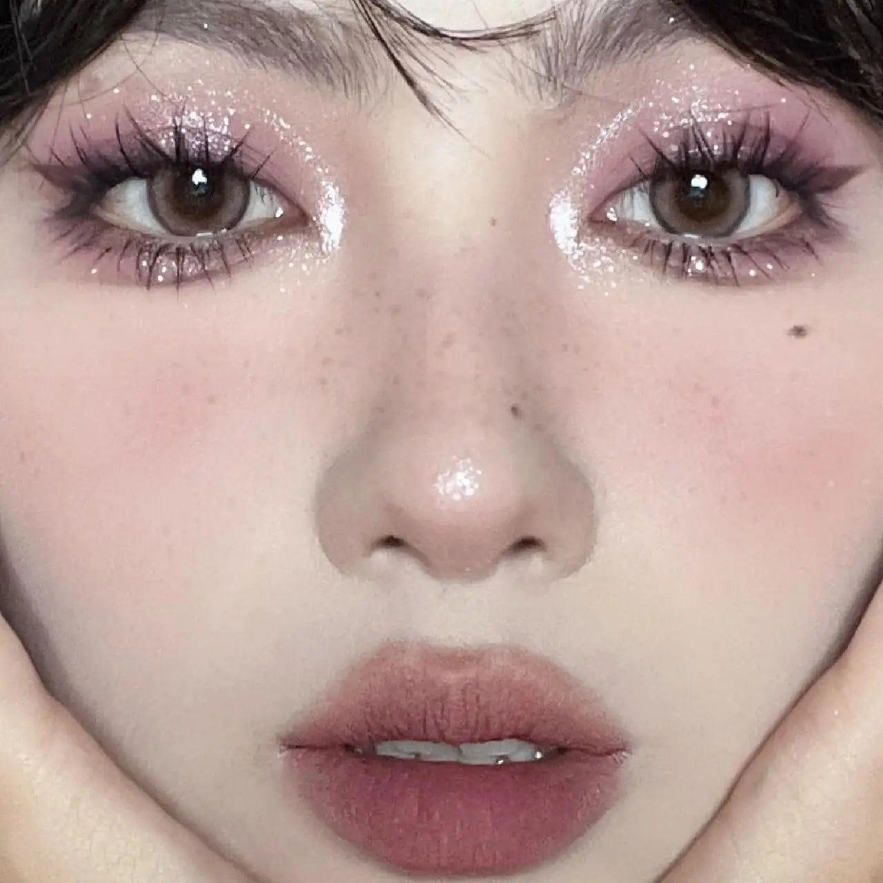 12 Color Eye Shadow Palette Matte Pearl Wine Red Eyeshadow Rose Brown Eyeshadow Glitter Shimmer Long-lasting Beginner Eye Makeup