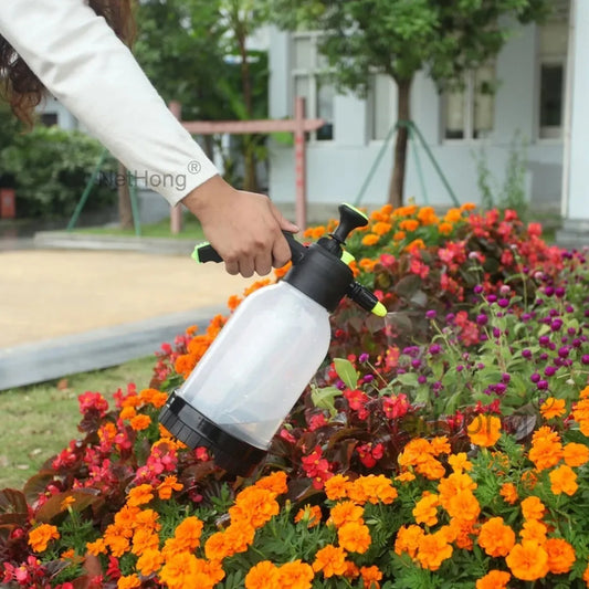 2L Garden Pressure Sprayer Portable Hand Pump Chemical Weed Spray Water Bottle.