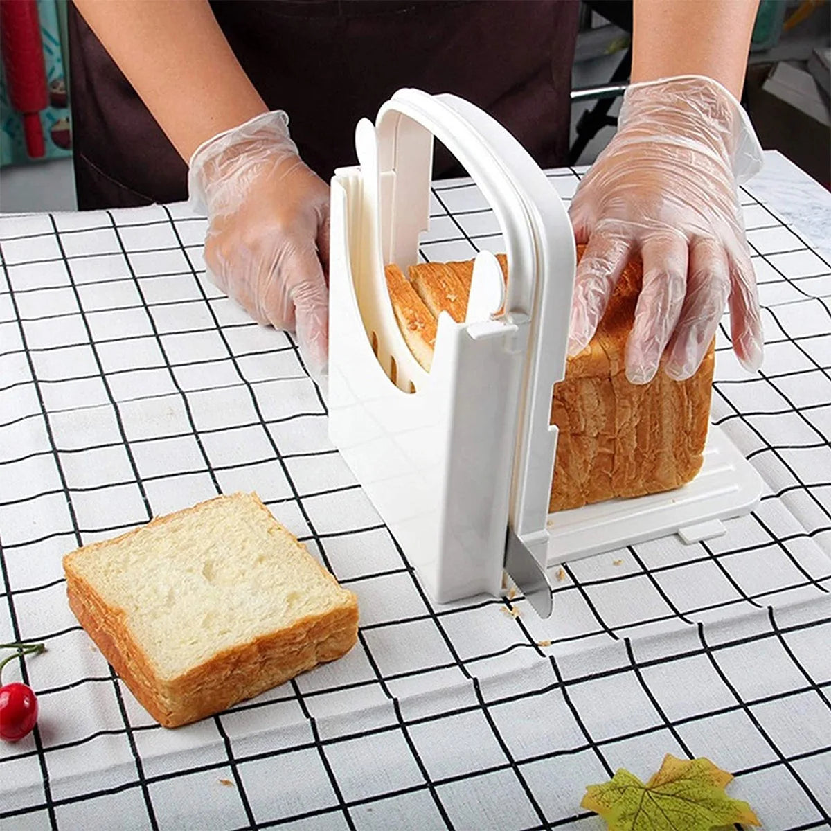Bread Slicer Adjustable Toast Loaf Slicing Machine Foldable Plastic Bread Cutting Guide Tools For Homemade Bread Kitchen Baking