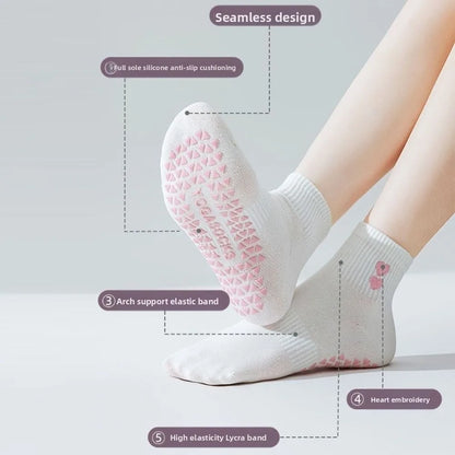 Pilates Socks with Grips for Women Cute Yoga Grip Socks Non Slip Cotton Ankle Sock for Yoga Barre Ballet