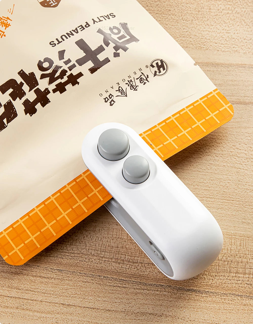 Mini Sealing Machine 2IN1 Heat Sealer Storage Bag Package Plastic Food Sealer USB Rechargable Clip Bag Handheld Food Heat Sealer