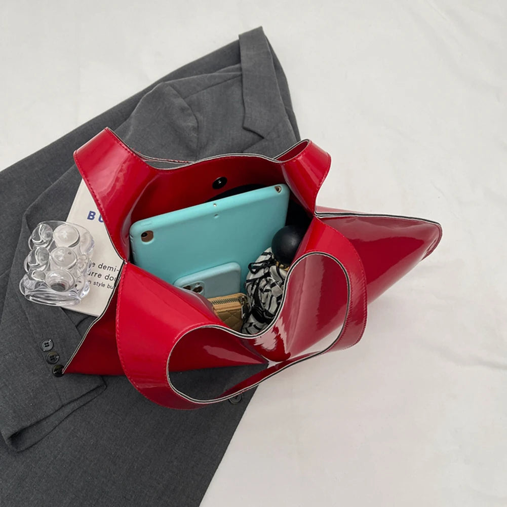 Luxury Design Heart Ladies Handbag PU Leather Underarm Bag Solid Color Trendy Tote Bag Summer Top Hand Bag for Women and Girls