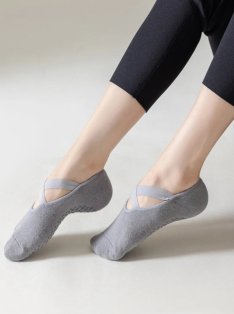 1-5 Pairs of Women's Non-Slip Yoga Socks for Dance Pilates Gym Breathable Cotton No-Show Socks with Silicone Grip Indoor Workout