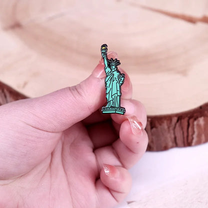 1pc Statue badge Interesting New York hard enamel pin