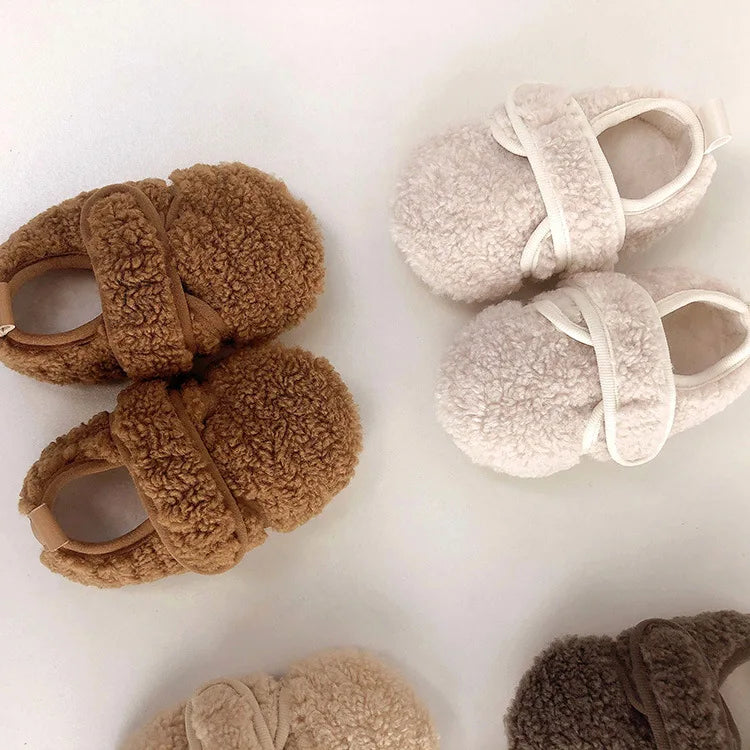 New Walkers Spring Fashion Anti Slip Baby Girl Shoes Flat Soft Lightweight Baby Shoe Versatile Warm Classic Fur Shoe 유아 겨울신발