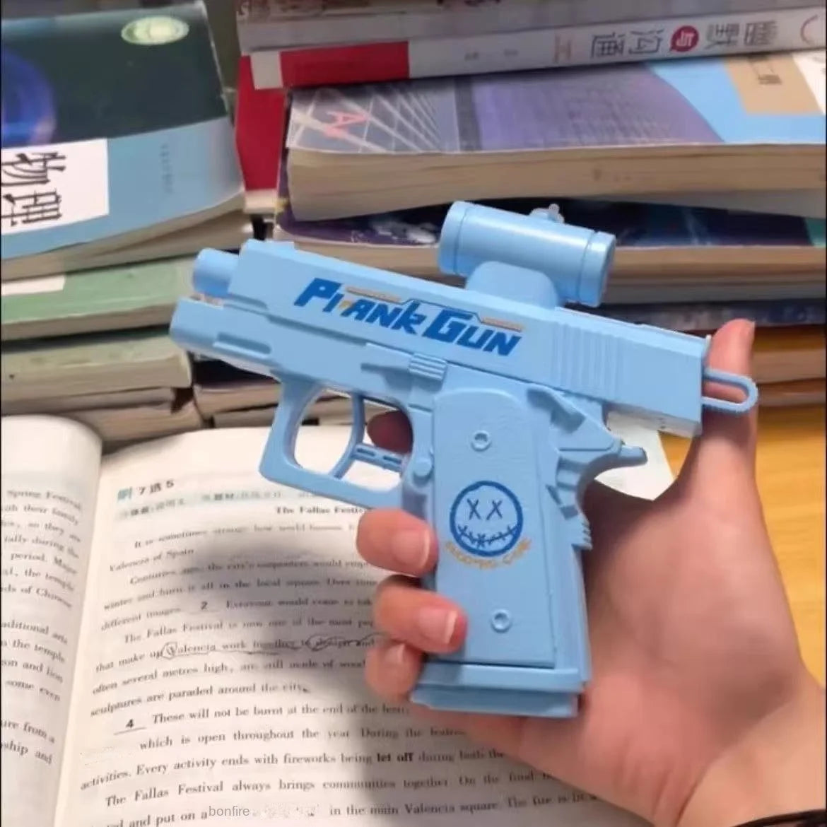 Mischievous Water Gun Toy Handheld Manual Two-Way Water Gun Prank Water gun Toy Trick  Double Directional Water Spray Mini Gun